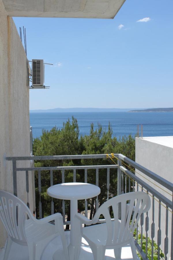 Apartments And Rooms With Parking Space Brela, Makarska - 6895 Esterno foto