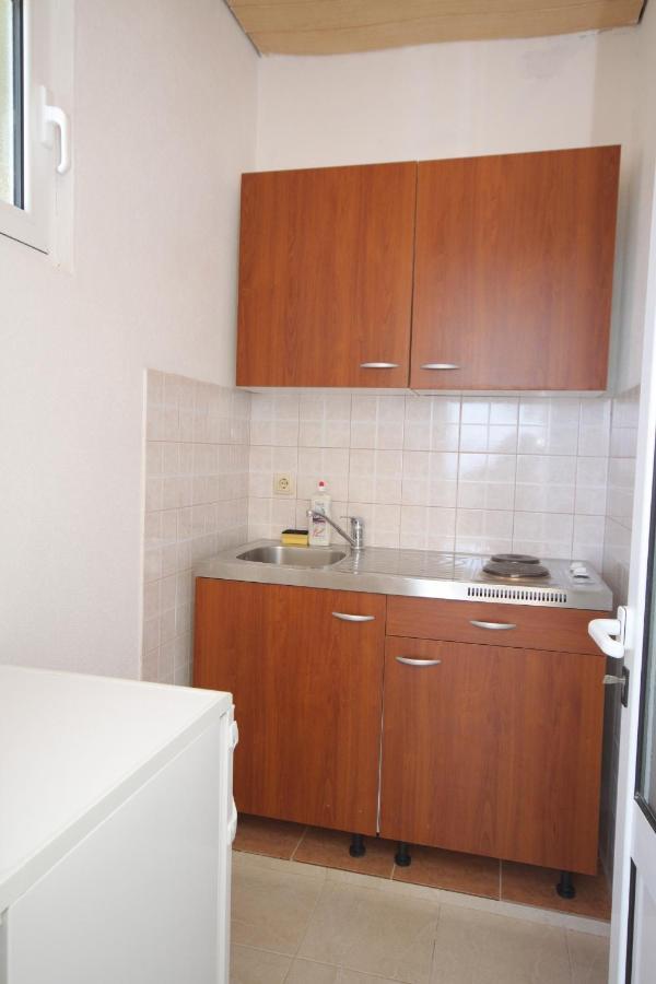 Apartments And Rooms With Parking Space Brela, Makarska - 6895 Esterno foto